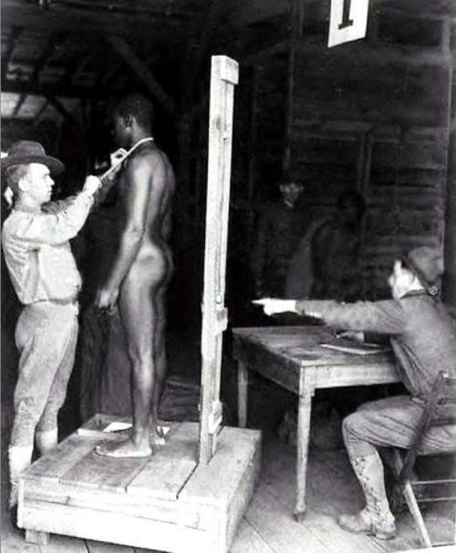 Подготовка раба к продаже, США, XIX век.