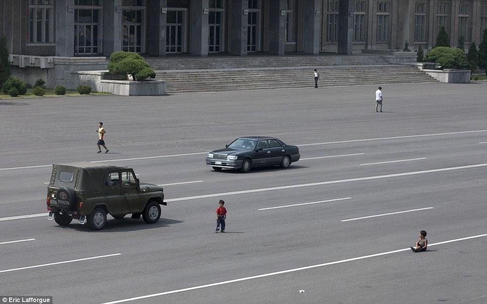 Запрещенные фотографии — Северная Корея, снятая скрытой камерой